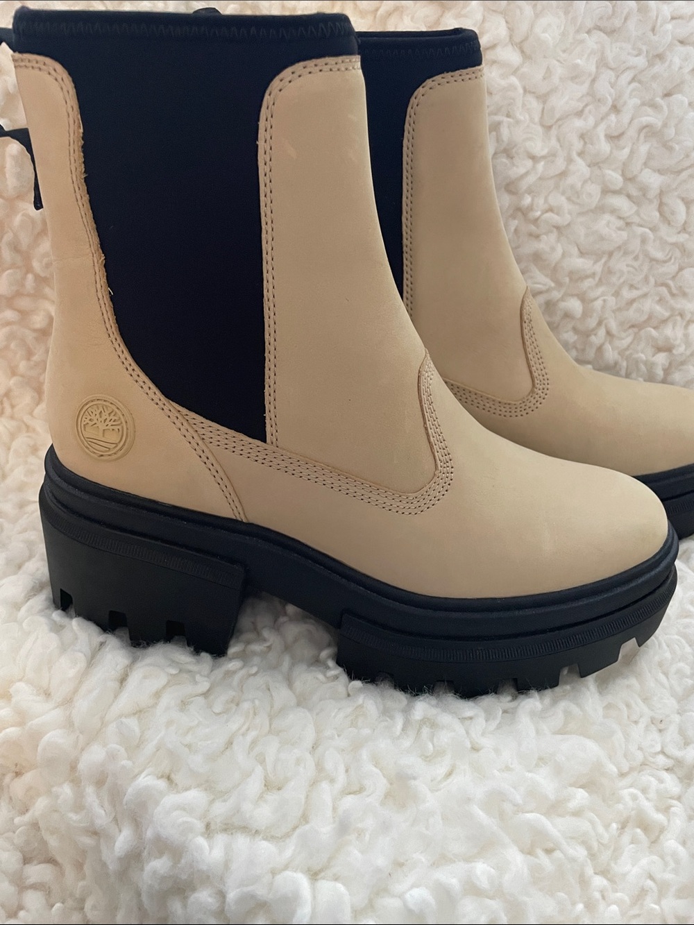 Timberland Beige and Black Chunky Chelsea Lug Boots